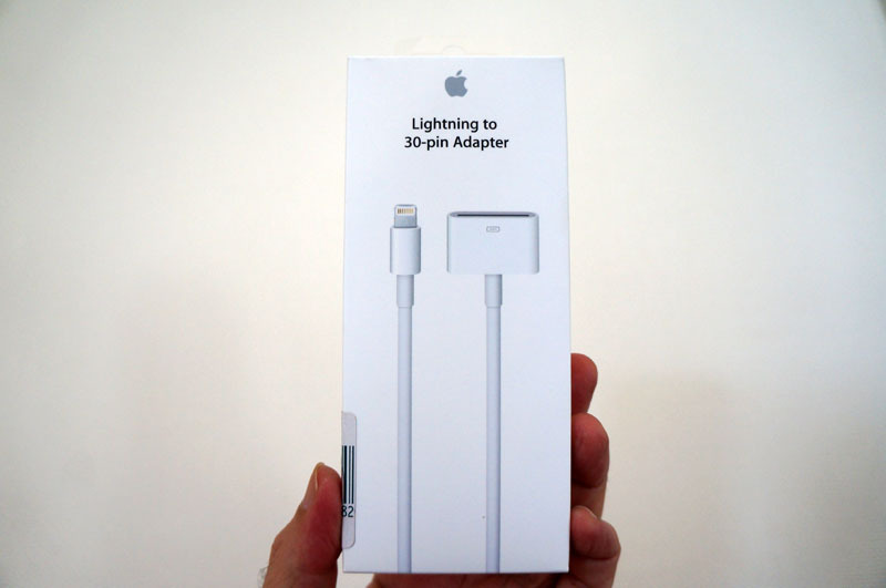 Apple Lightning to - 30ピンアダプタ.JPG