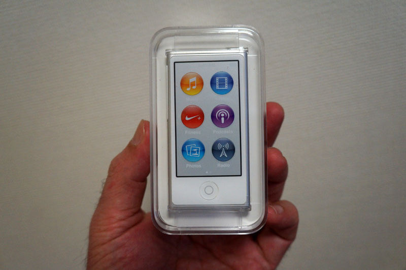 Apple iPod nano 16GB 第7世代 2015年モデル 1.JPG