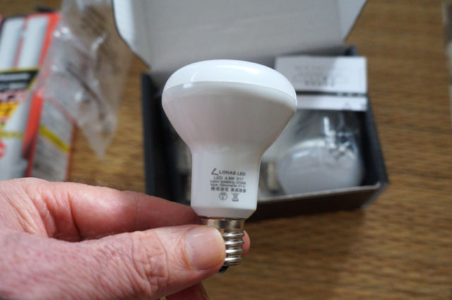 ロハス LED電球 E17口金 ミニレフランプ形 50W形相当 電球色 600lm.JPG